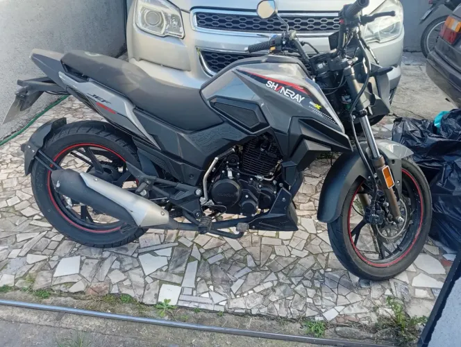 150 semi nova  3.000 km 