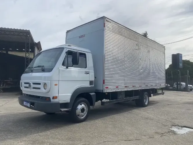 VW 8150 delivery 3/4 Baú 6,15m
