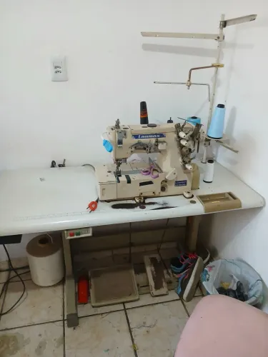 Máquina de costura galoneira industrial