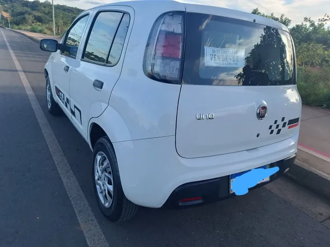 Fiat Uno Attractive 1.0 EVO Fire Flex 8V 5P 2020