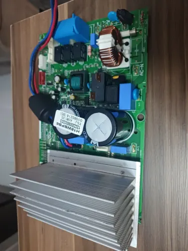 Placa da condensadora elgin 18.000 btus inverter 