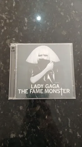 CD duplo: The Fame + The Fame Monster Lady Gaga