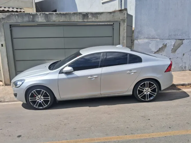 Volvo S60 T-4 1.6 180cv 4P 2012