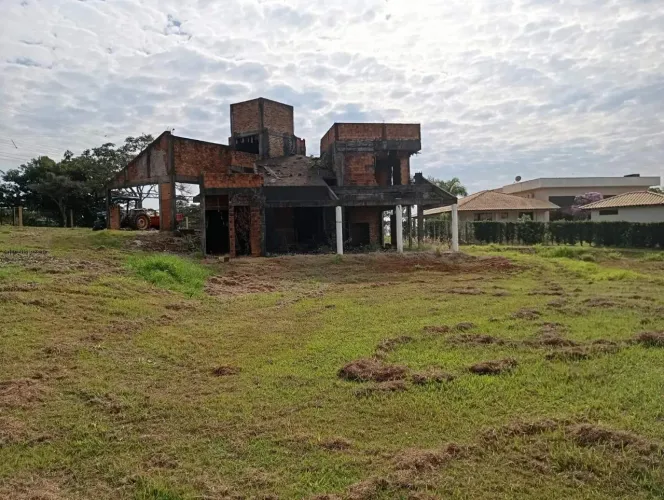 Terreno em Condomínio para Venda em Cambé, Centro