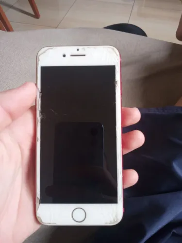 iPhone 7 Red