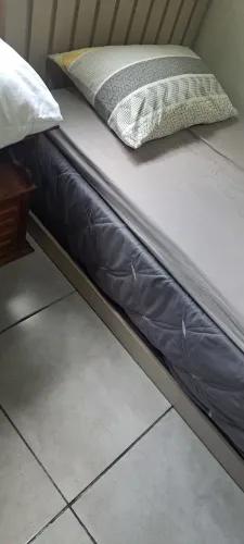 Cama solteiro c/auxiliar (MDF).