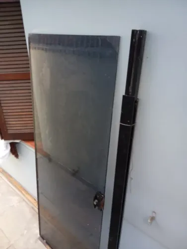Porta de correr em vidro BLINDEX fumê 10mm com caixilhos de aluminio