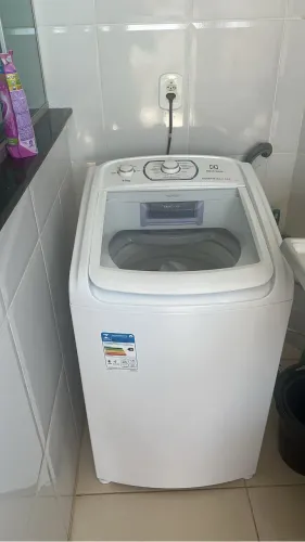 Máquina de lavar nova 