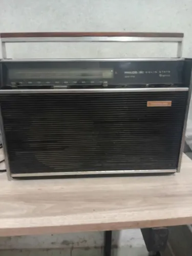 Rádio antigo  philco Ford  solid state  Am_Fm  9 band