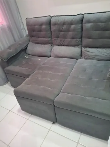 Sofá cinza usado em ótimo estado