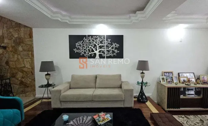 Carianos | Casa 4 quartos, sendo 1 suite