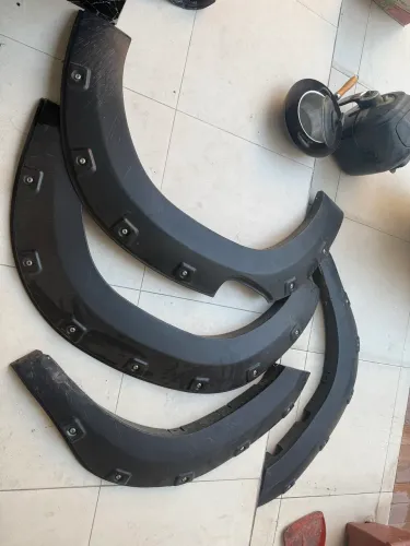 Vendo kit alargador Hilux pra vender logo