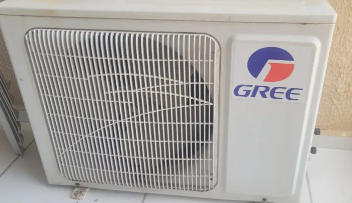 Vendo Ar Condicionado GREE 9.000 BTUS em perfeito estado de funcionamento,pouco uso o