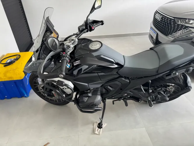 BMW GS 1300 Triple Black - Nova, pouco uso