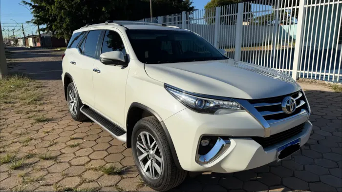 Toyota Hilux SW4 SRX 4X4 2.8 TDI 16V Dies. Aut. 2019