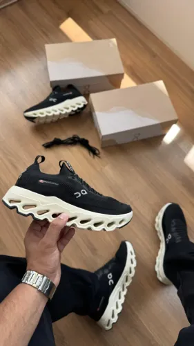 Tênis Esportivo On Cloud Premium Preto/Solado Creme Disponível 34 AO 43 Envios/Entregas
