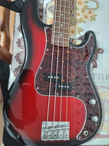baixo precision sx sunburst red