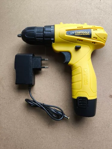 Parafusadeira Startools 12V Nova na Maleta c/ 15 peças (Ler Descrição Defeito na Bateria)