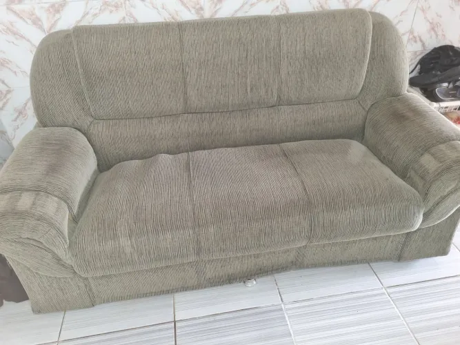 Vende - se um conjunto de sofá semi novo