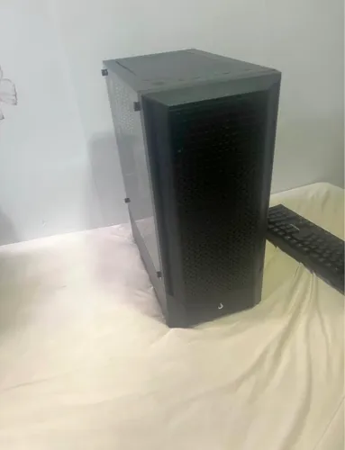 Gabinete gamer com 3 fans RGB