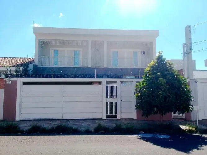 Casa com 4 dormitórios para alugar por R$ 8.000,01/mês - Jardim Tangará - Marília/SP