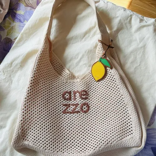 Bolsa Tiracolo Arezzo Giorno - Elegância Atemporal