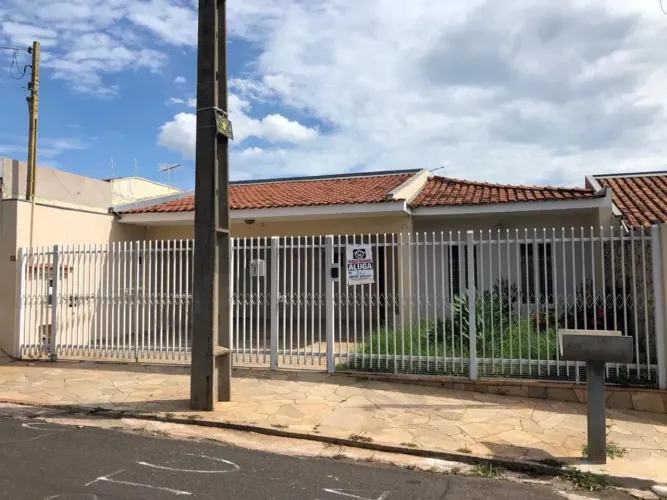 CASA LOCAÇÃO/ALUGUEL JARDIM PARATI 3 QUARTOS MARILIA SP