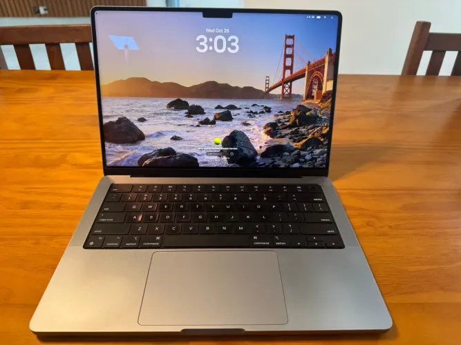 MacBook Pro 14" M2 Pro 2023 - 32GB RAM - SSD 512GB - Bateria 93% - Cinza Espacial
