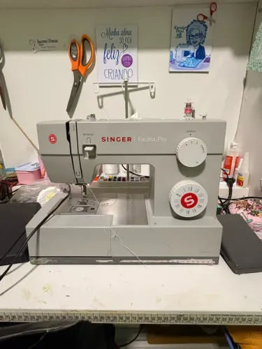 Vendo máquina singer facilita pro