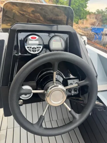 Vendo Lancha Nova sem motor