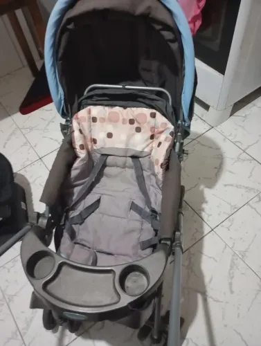Carrinho de bebê Usado poucas vezes
