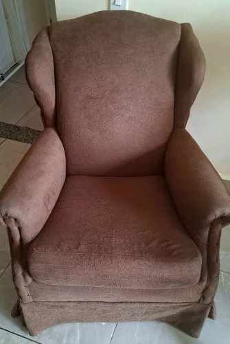 Poltrona Retrô Reformada em SUEDE