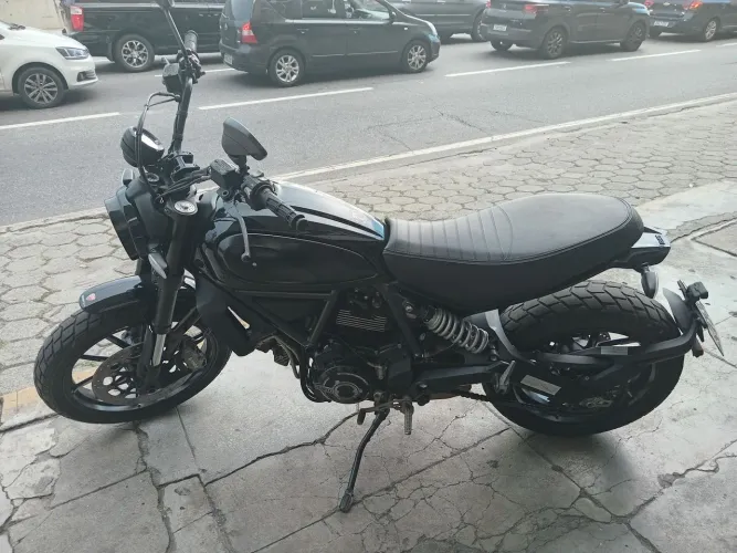 Ducati Scrambler 800 Icon Dark
