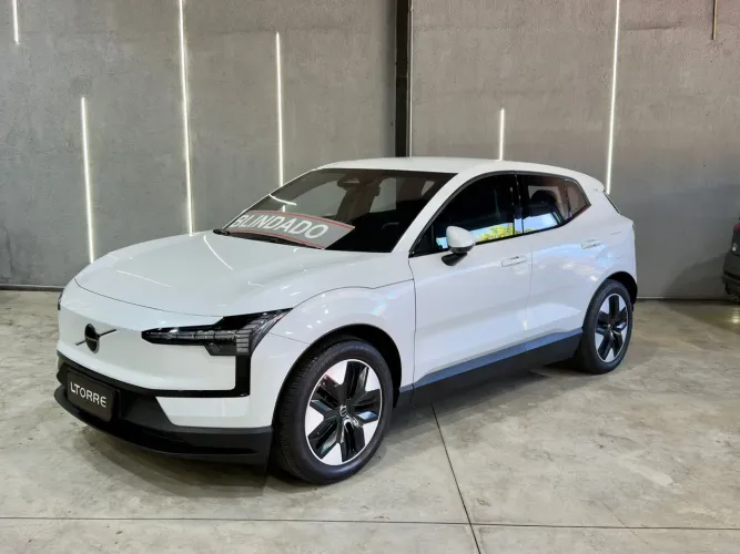 Volvo EX30 E40 Core (elétrico) 2024