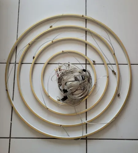 VENDO LUSTRE PENDENTE ANEIS LED 4 ARCOS DOURADO 80+65+50+35cm