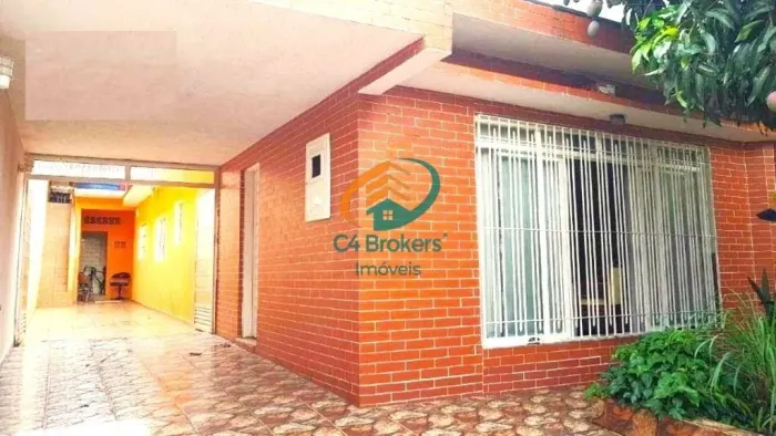 Casa em Rua em Jardim Munhoz - Guarulhos, SP