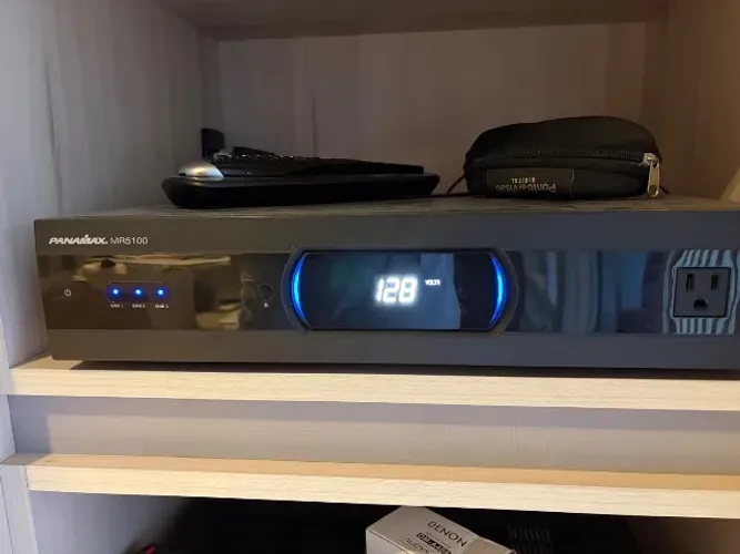 Panamax MR5100 - Condicionador de Energia Premium para Home Theater e Hi?Fi