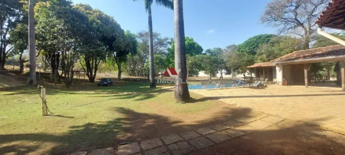 Casa Comercial para VENDA no bairro Tavares, em Confins/MG.