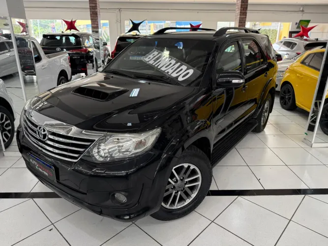 Toyota Hilux SW4 SRV D4-d 4X4 3.0 TDI Dies. AUT 2012