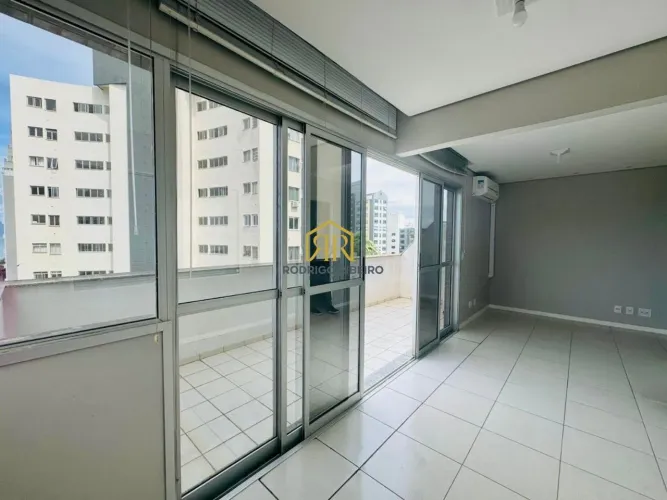 Sala comercial com 56m² e vista mar- Centro