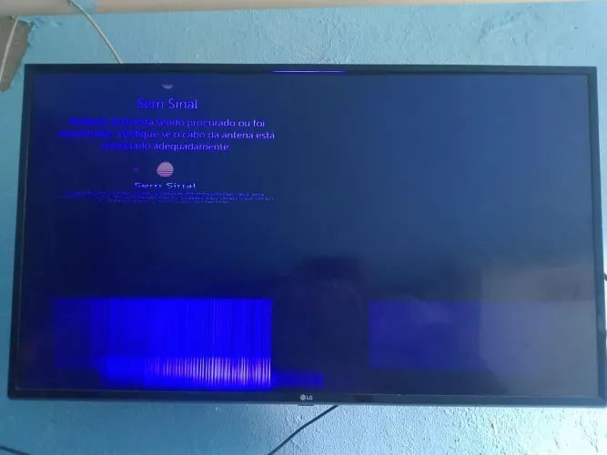 Tv Smart LG 45 polegadas pra tira peças, com problema só na tela o resto funciona normal