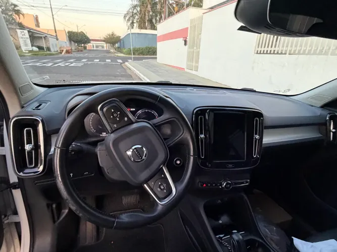 Volvo XC40 XC 40 T-4 Momentum 2.0 190cv FWD 2020