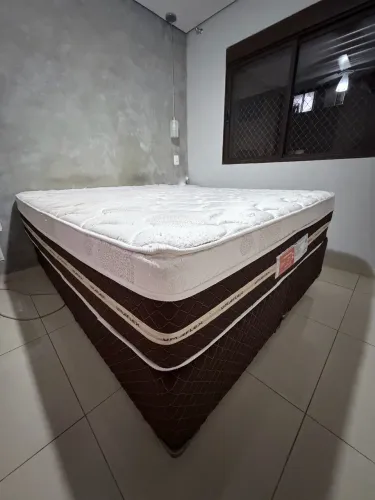 Cama box queen
