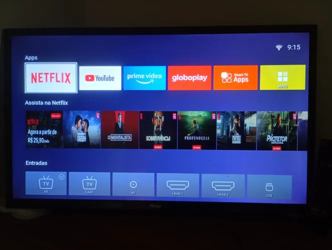 Vende-se smartv 32" em excelente estado, controle novo.