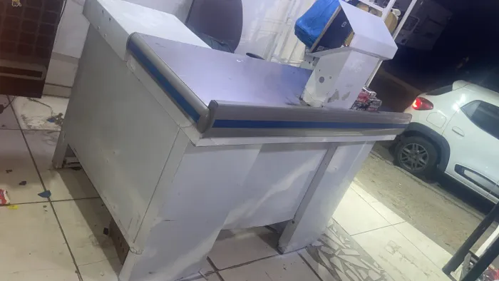 Caixa de loja 400 reais 