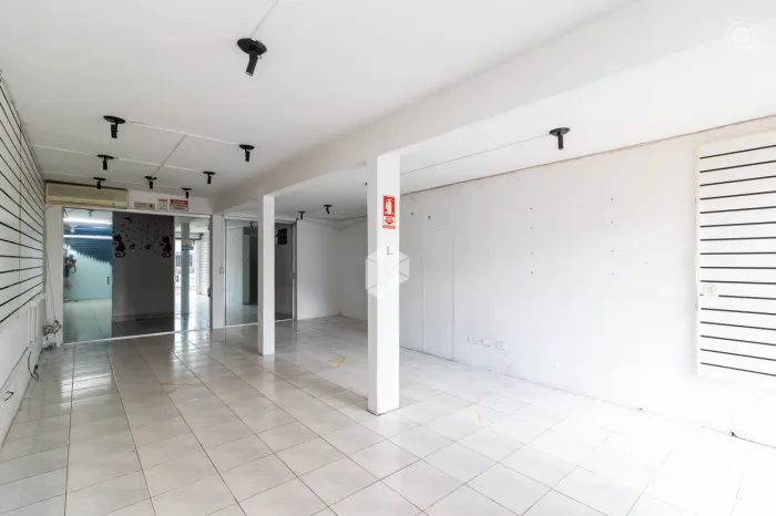 Casa comercial no Hugo Lange