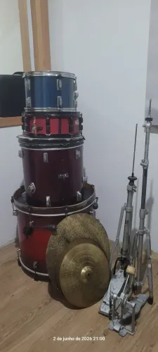 Bateria RMV Usada Completa (Pratos + Pedal + Máquina de Chimbal)
