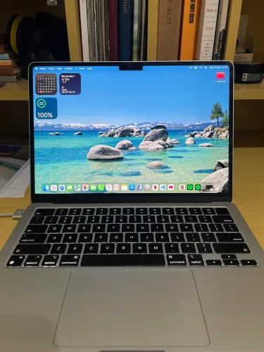 MacBook AIR M2 