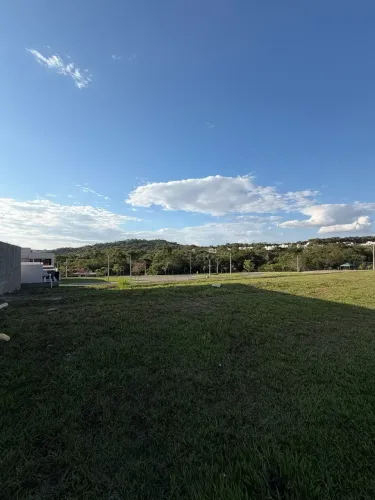 Lote à venda com 300m2 no Jardins Porto, Senador Canedo, GO