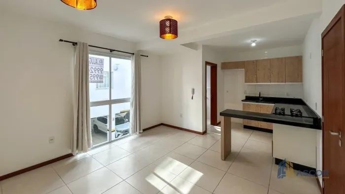 Apartamento de 1 dormitório a apenas 3 quadras da Praia do Campeche